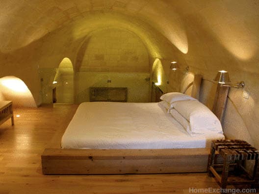 homeexchange-plain04-italy-matera