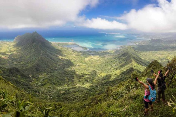 comm322-hiking-oahu-01-945x630