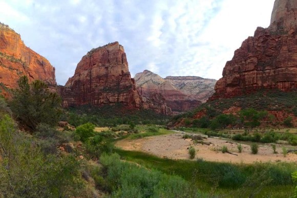 comm322-hiking-zion-01-945x630