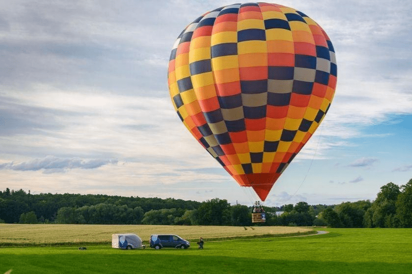 chateaux de la loire montgolfiere