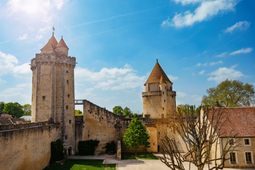 Chateau ile de france blandy les tours