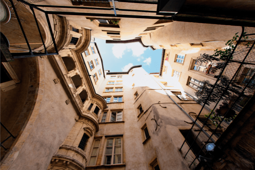 Voir traboules Lyon