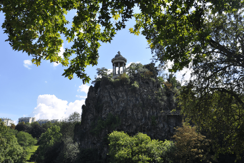 activités pour visiter Paris en famille parc des Buttes Chaumont