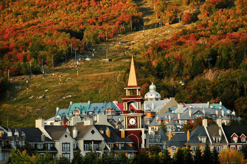 Village du mont tremblant à l'automne