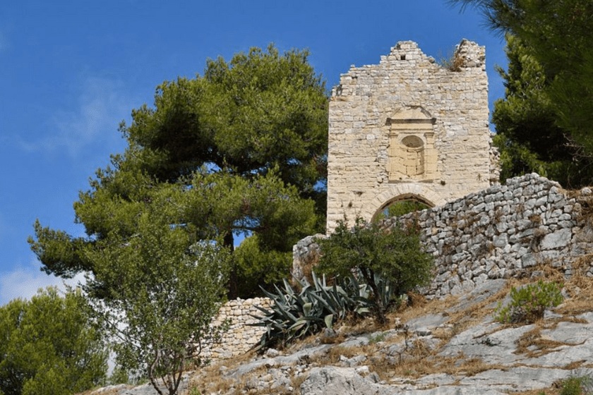 Lieux de tournage Plus Belle la Vie Allauch parc du chateau