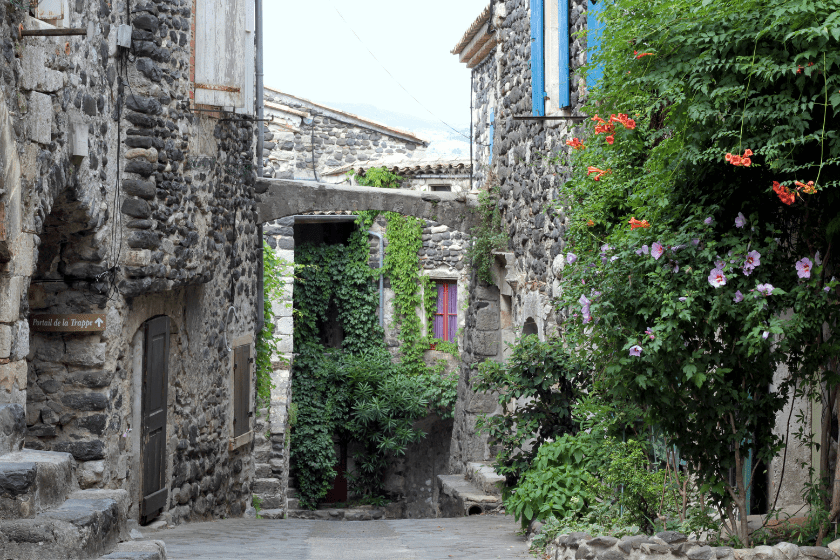 Plus beaux villages d'Ardèche Alba La Romaine